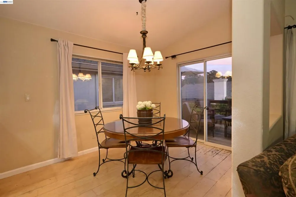 8051 Canyon Creek Cir Pleasanton, CA 94588