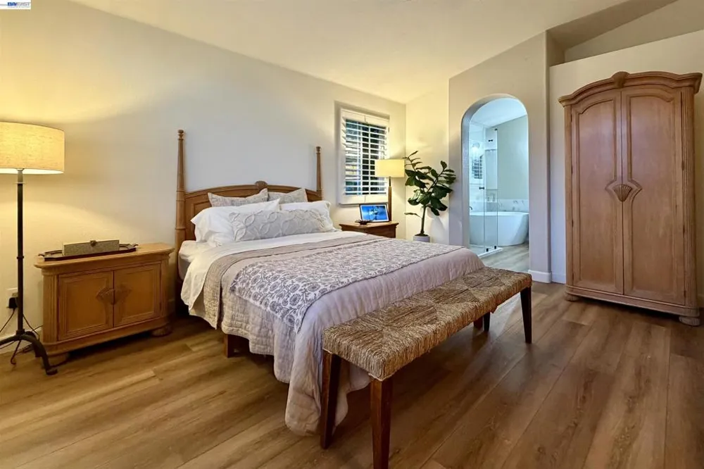 8051 Canyon Creek Cir Pleasanton, CA 94588
