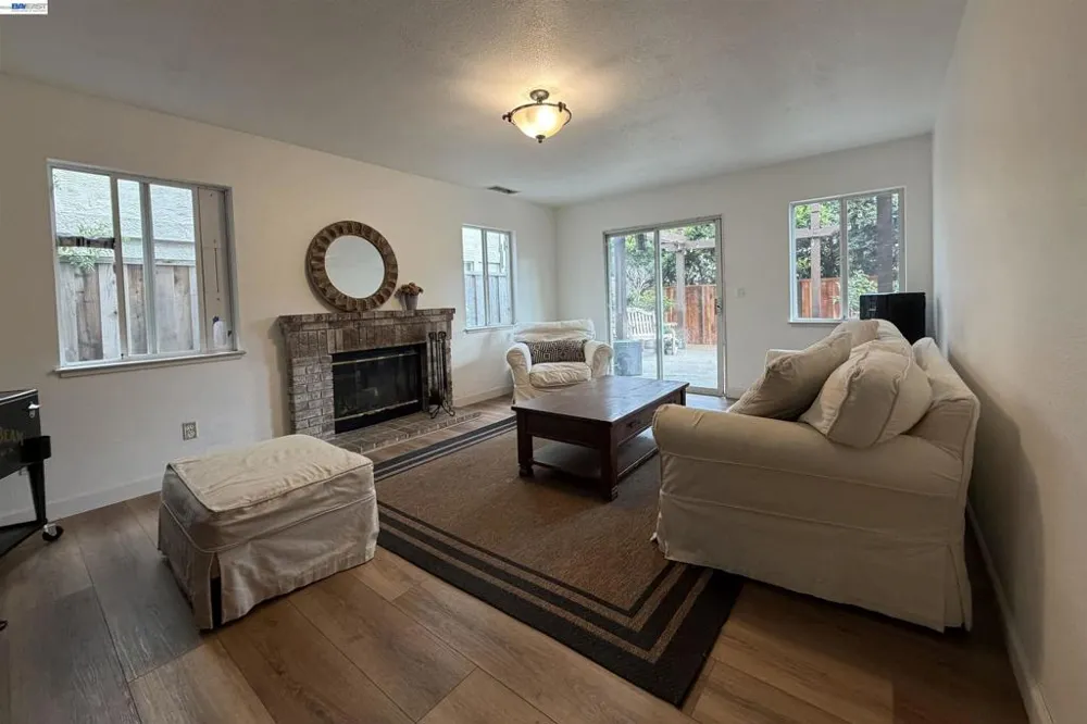 8051 Canyon Creek Cir Pleasanton, CA 94588