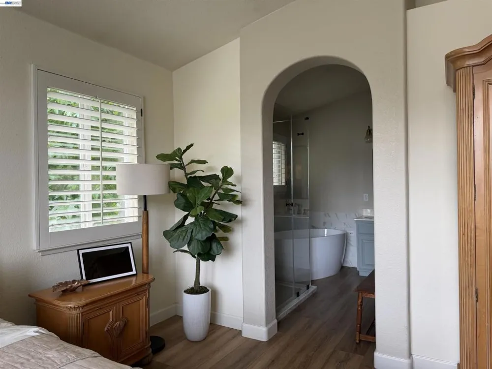 8051 Canyon Creek Cir Pleasanton, CA 94588