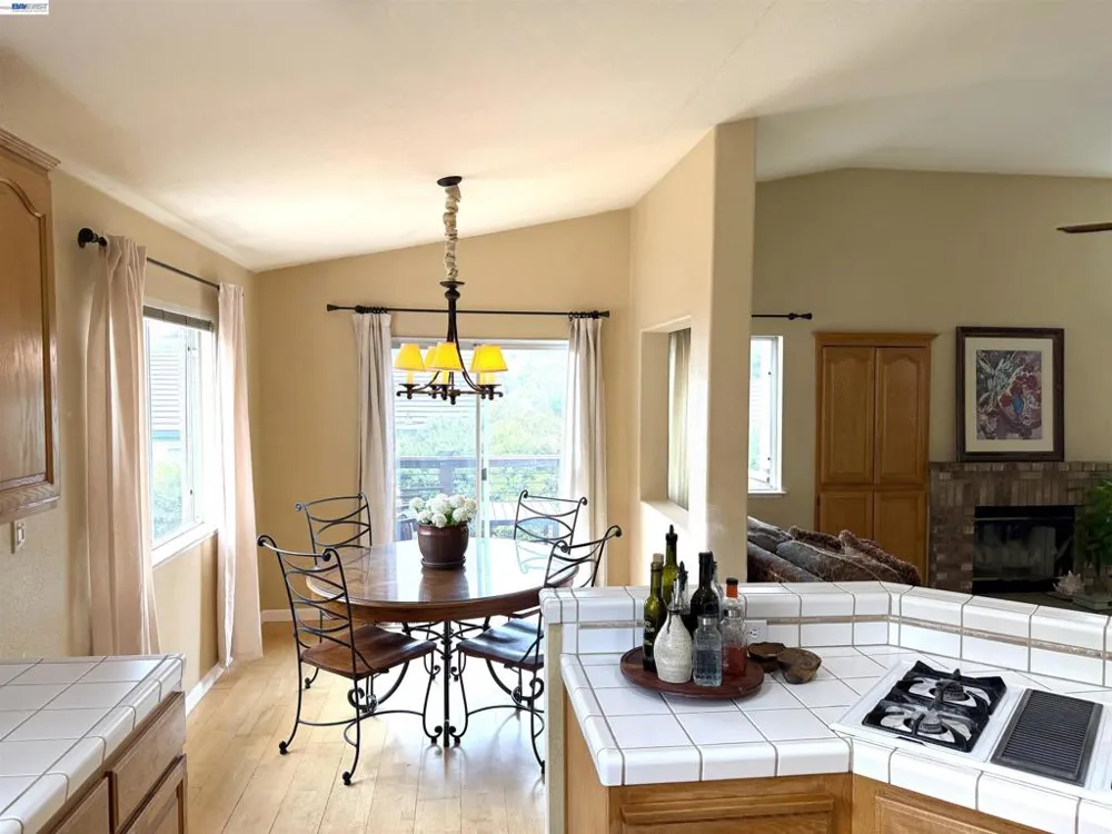 8051 Canyon Creek Cir Pleasanton, CA 94588
