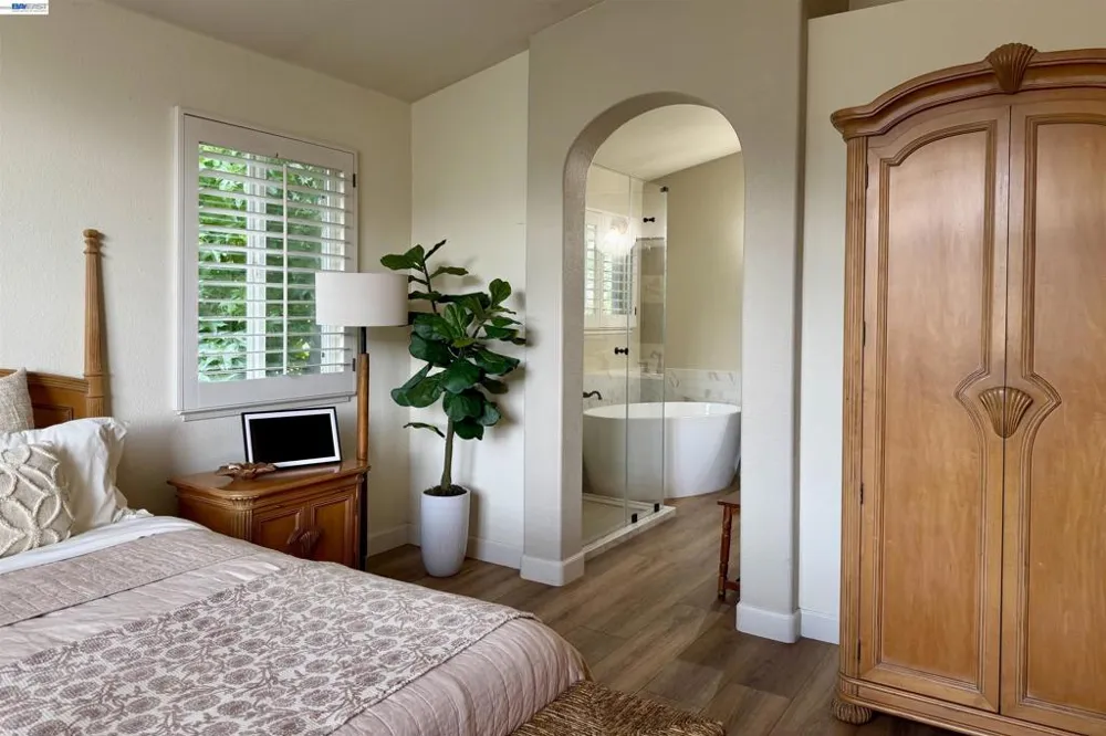 8051 Canyon Creek Cir Pleasanton, CA 94588