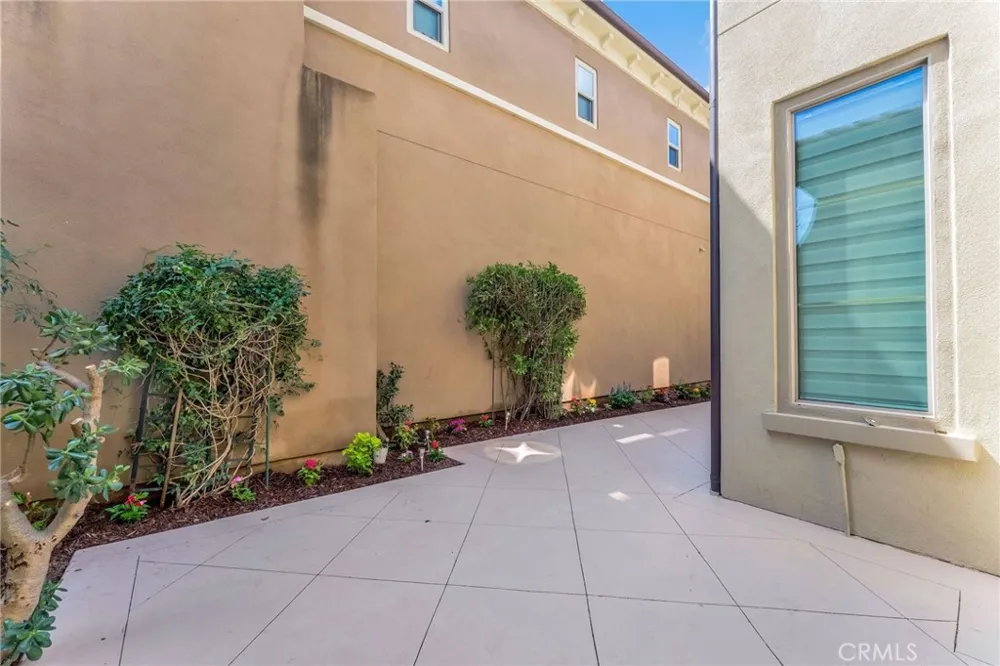 76 Canal Irvine, CA 92620