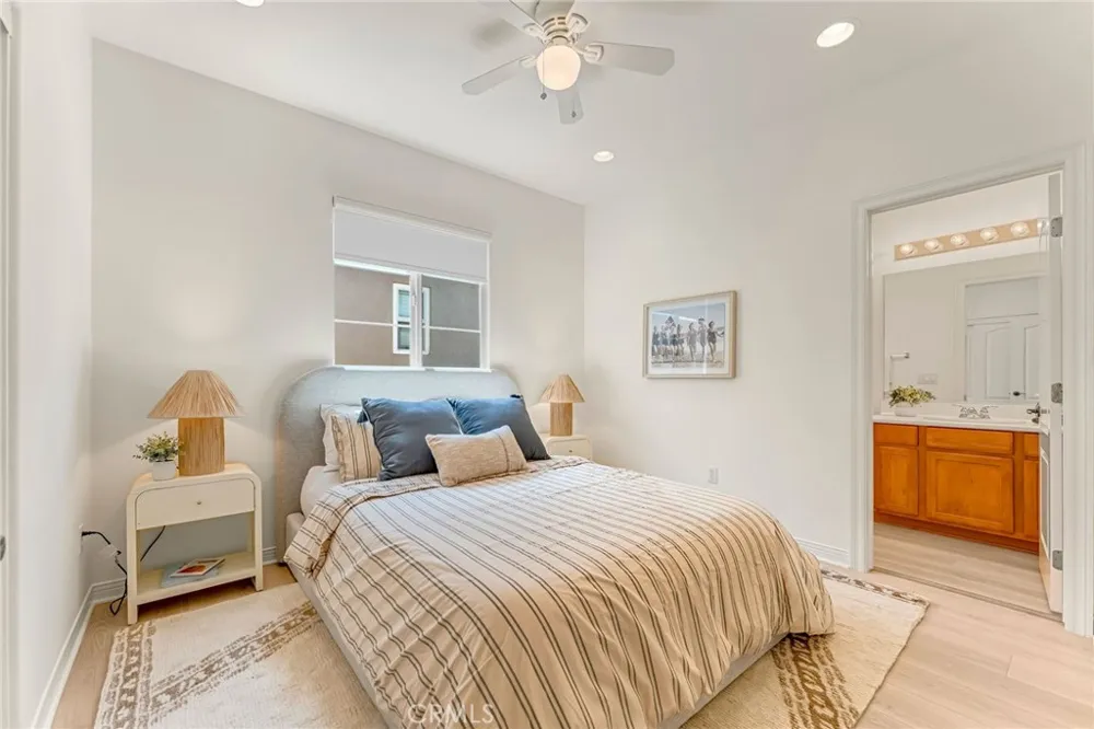 76 Canal Irvine, CA 92620