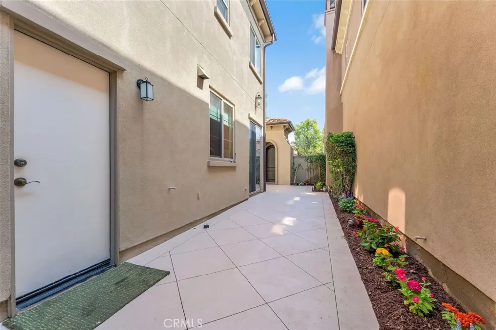 76 Canal Irvine, CA 92620