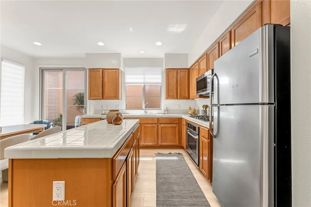76 Canal Irvine, CA 92620