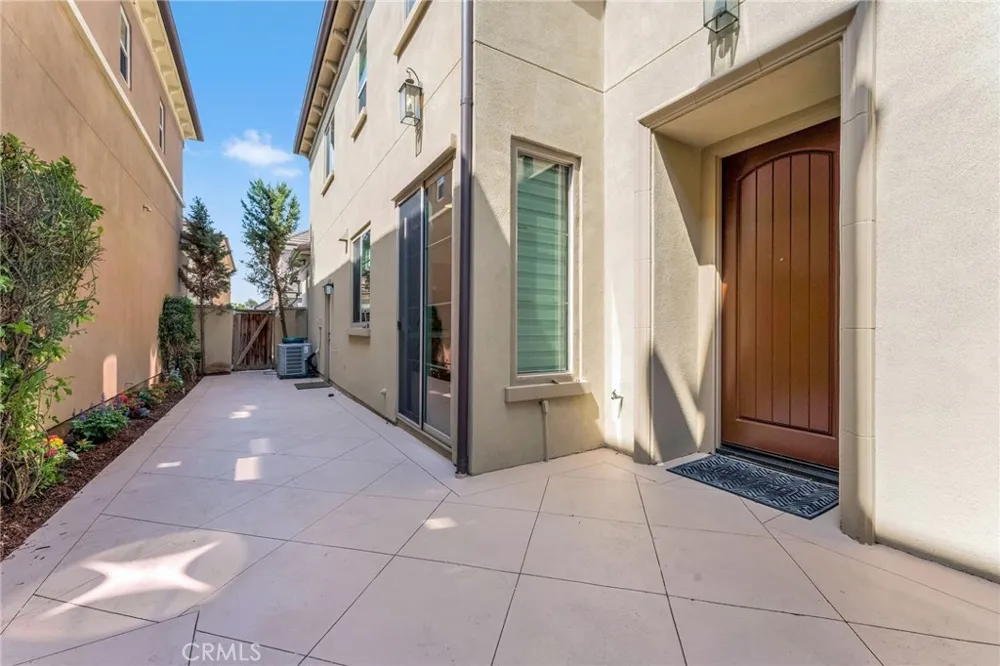 76 Canal Irvine, CA 92620