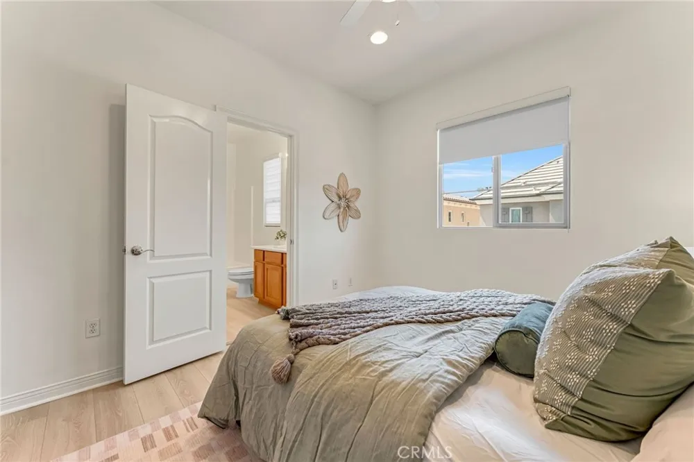76 Canal Irvine, CA 92620