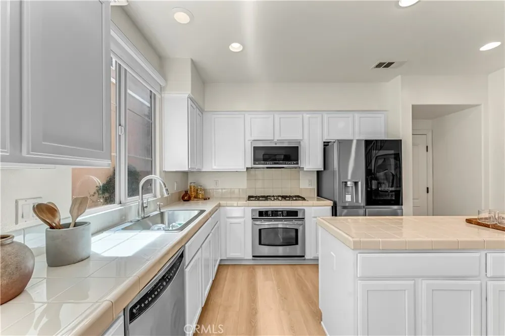 76 Canal Irvine, CA 92620