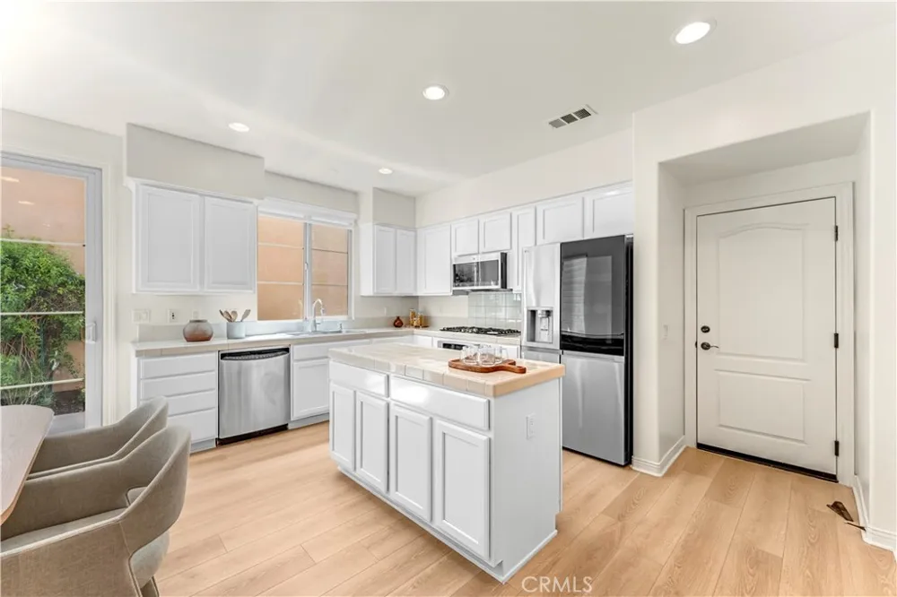76 Canal Irvine, CA 92620