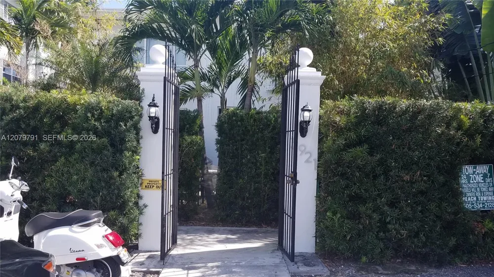 3921 Meridian Ave Miami Beach, FL 33140