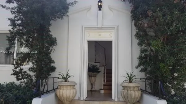 3921 Meridian Ave Miami Beach, FL 33140