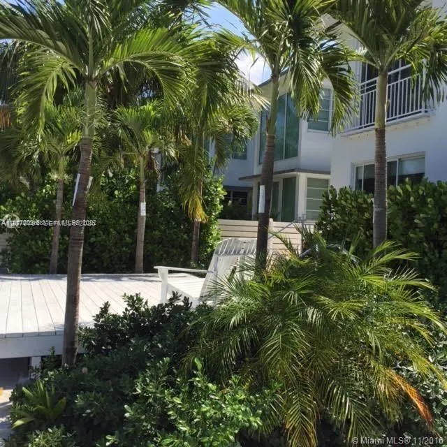 3921 Meridian Ave Miami Beach, FL 33140