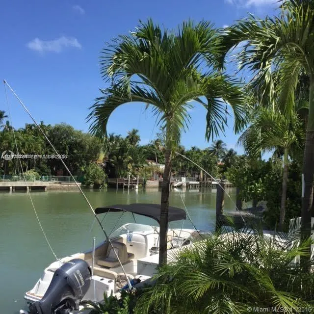 3921 Meridian Ave Miami Beach, FL 33140