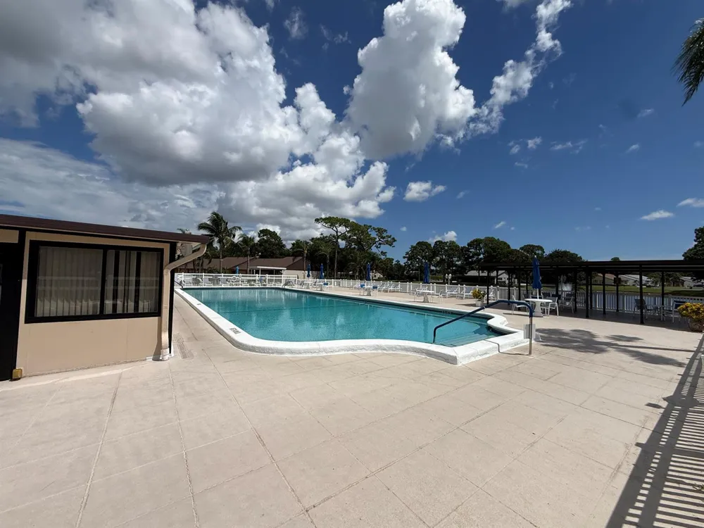418 PINE GLEN LANE #C-2 