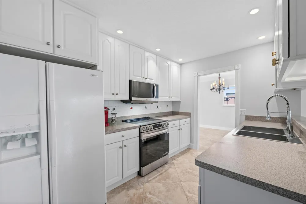 3291 NW 63RD STREET Fort Lauderdale, FL 33309