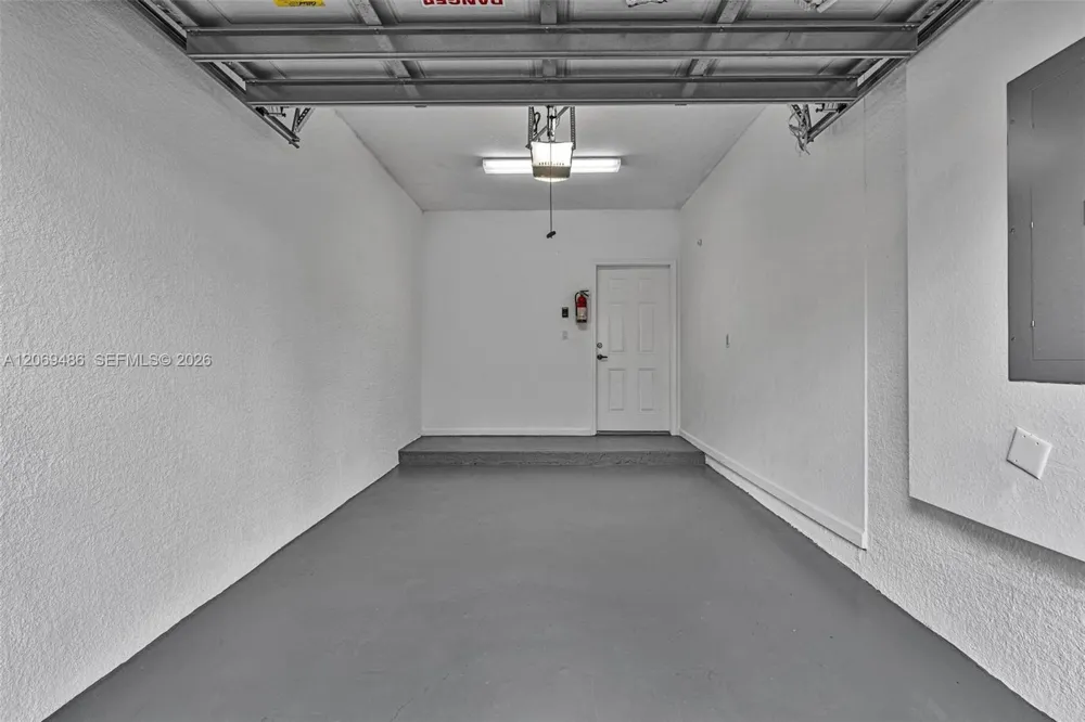 3102 NW 24th Way Oakland Park, FL 33309
