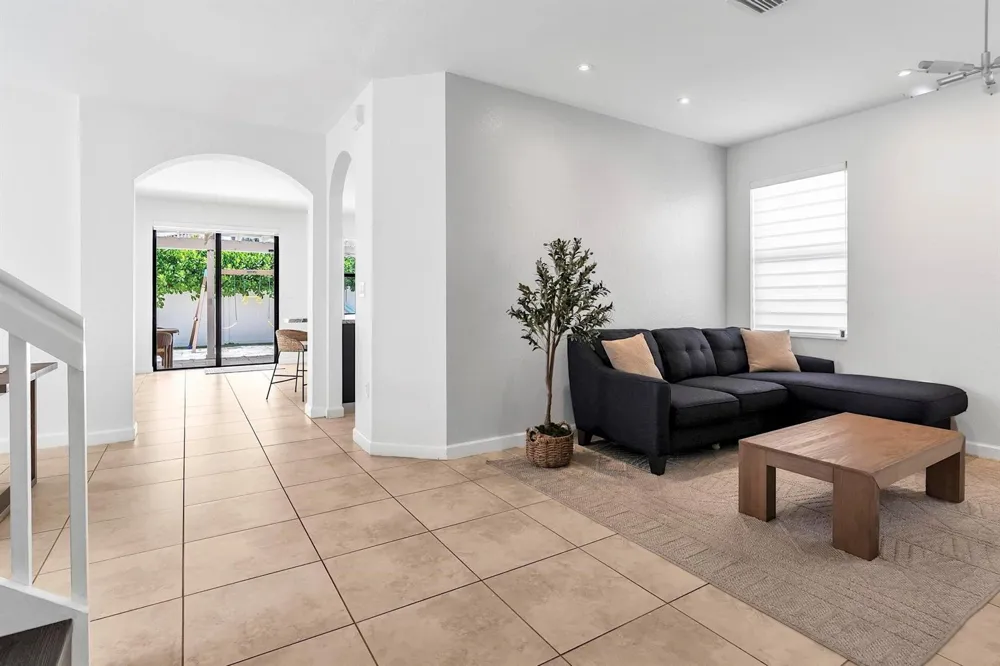 3548 W 88TH STREET Hialeah, FL 33018