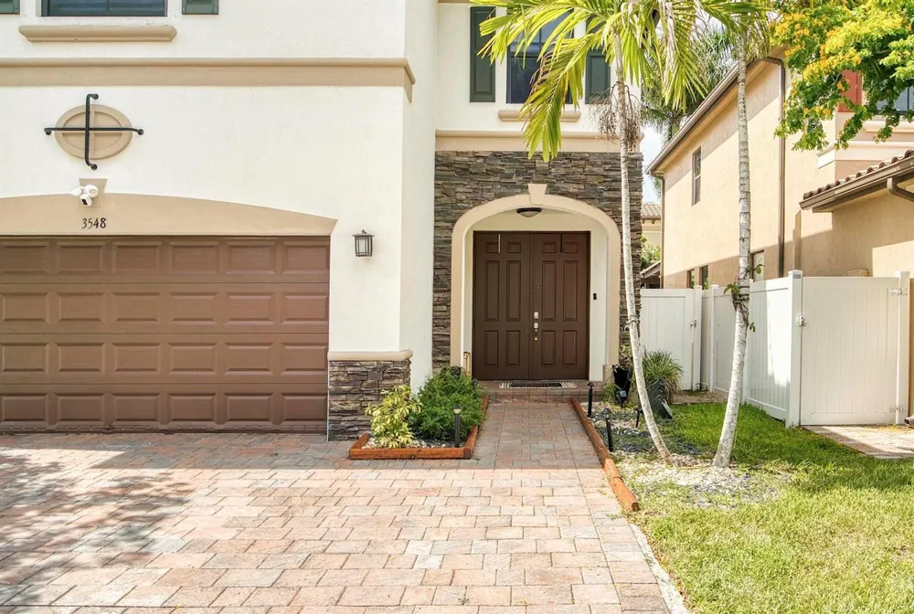 3548 W 88TH STREET Hialeah, FL 33018