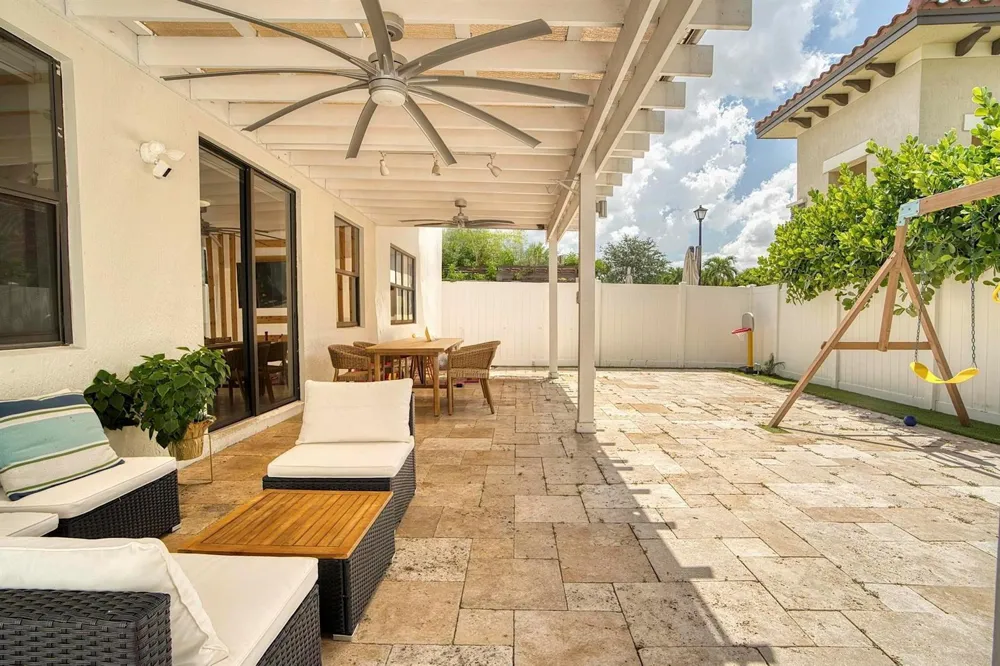 3548 W 88TH STREET Hialeah, FL 33018