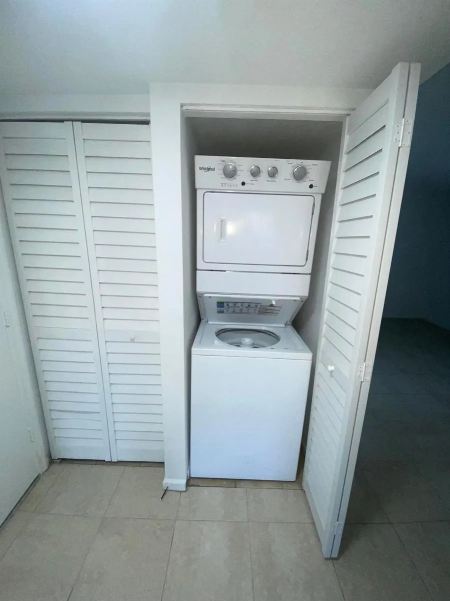3740 JOG ROAD #106 West Palm Beach, FL 33411