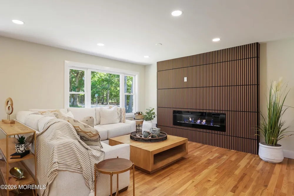 15 Walnut Street Beachwood, NJ 08722