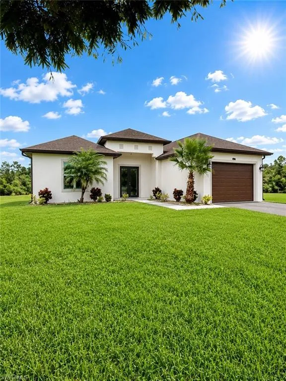 3711 43rd Avenue NE Naples, FL 34120