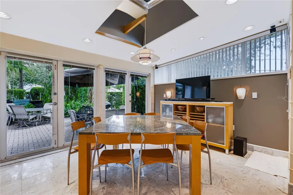600 MAYFAIR CIRCLE Orlando, FL 32803