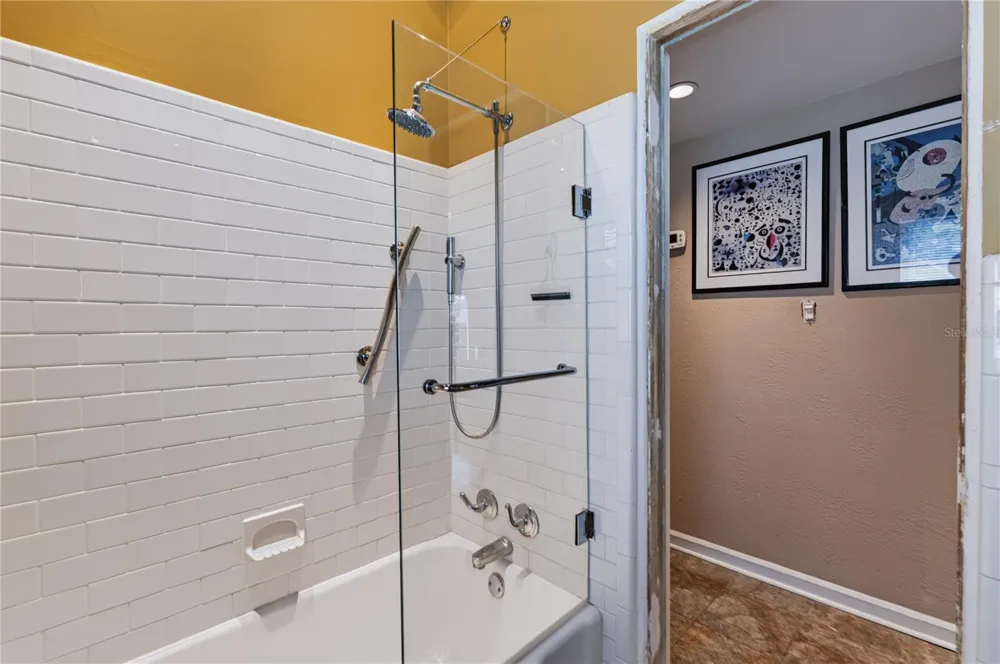 600 MAYFAIR CIRCLE Orlando, FL 32803