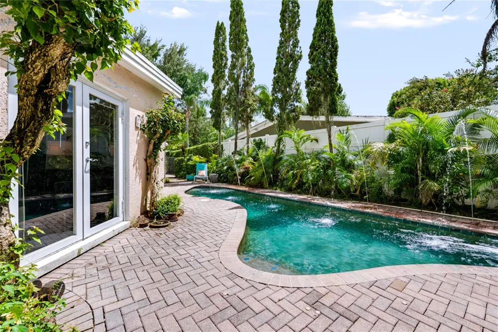 600 MAYFAIR CIRCLE Orlando, FL 32803