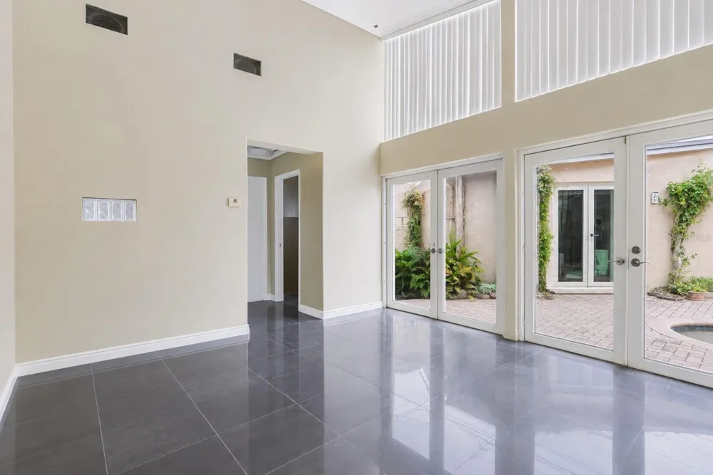 600 MAYFAIR CIRCLE Orlando, FL 32803