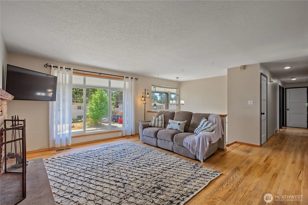 3710 S 268th Kent, WA 98032
