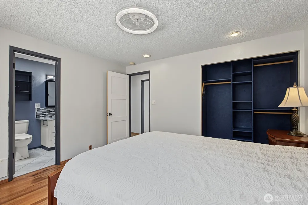 3710 S 268th Kent, WA 98032