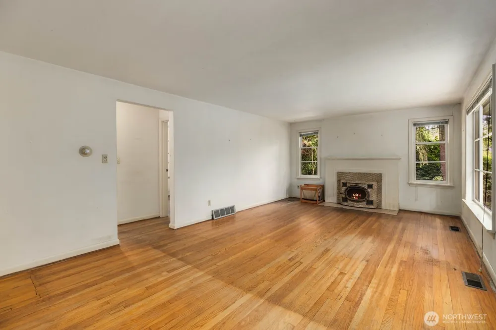 9525 7th Avenue NW Seattle, WA 98117