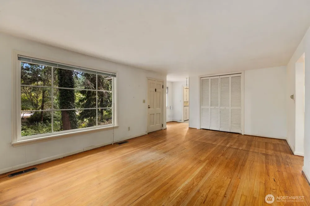 9525 7th Avenue NW Seattle, WA 98117