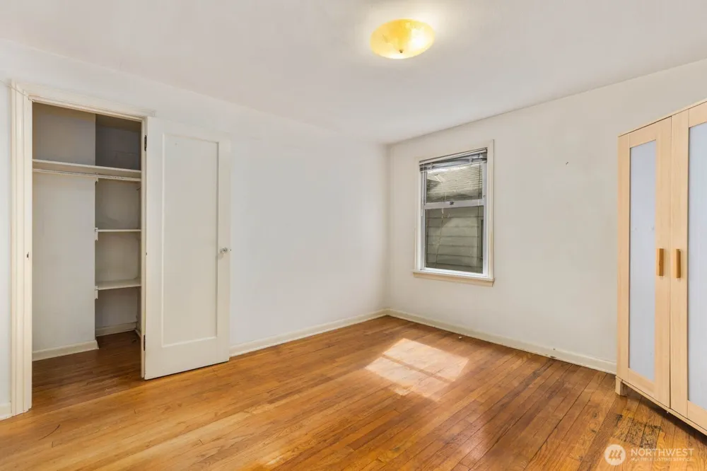 9525 7th Avenue NW Seattle, WA 98117