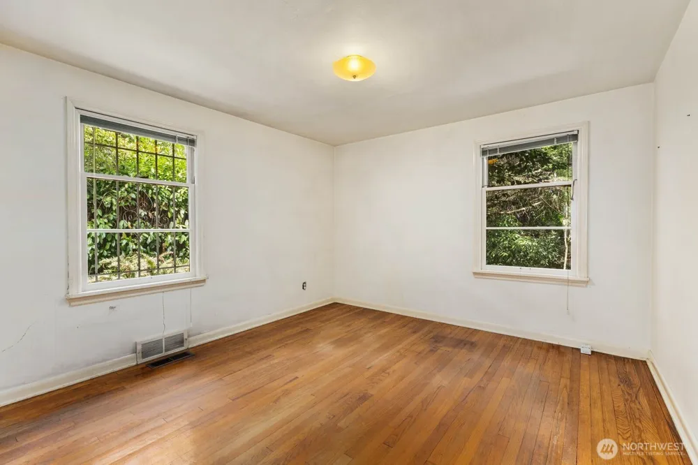 9525 7th Avenue NW Seattle, WA 98117