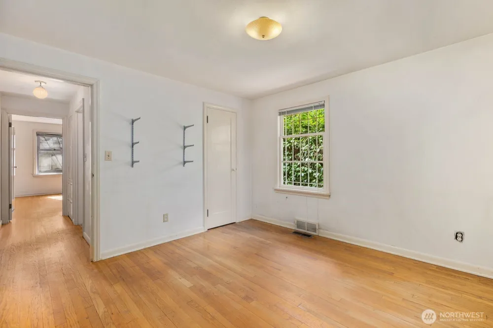 9525 7th Avenue NW Seattle, WA 98117