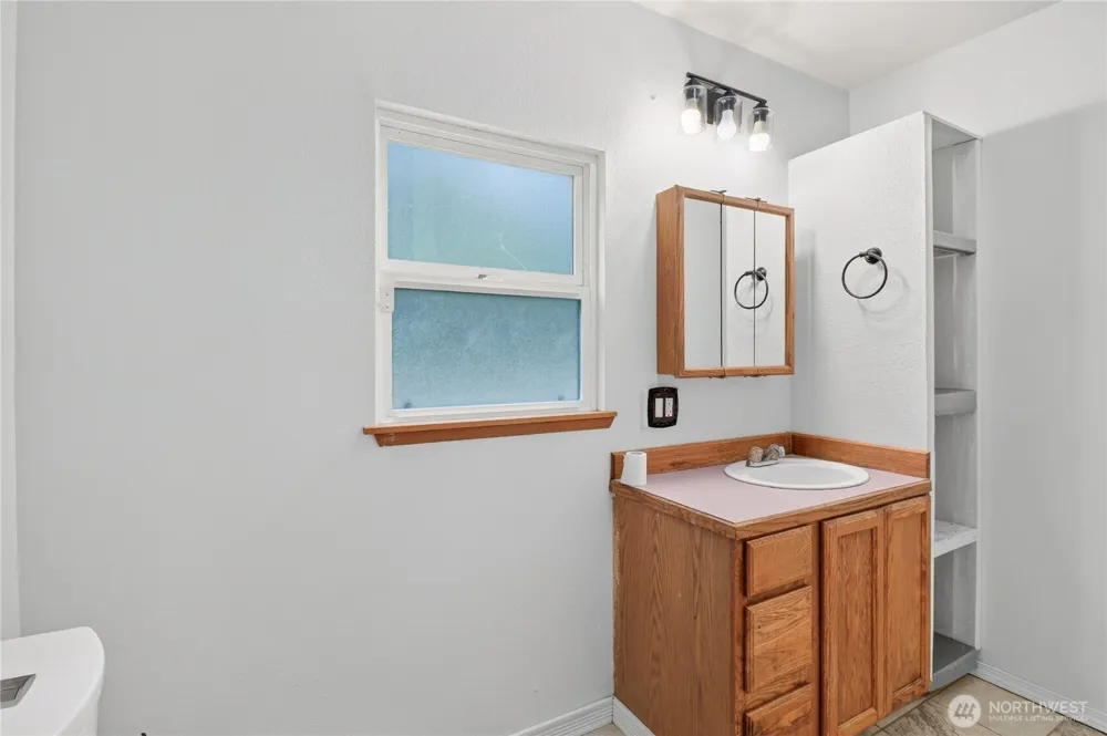 53 E Elma Hicklin Road McCleary, WA 98557