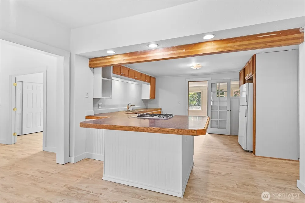 2140 Harris Avenue Bellingham, WA 98225