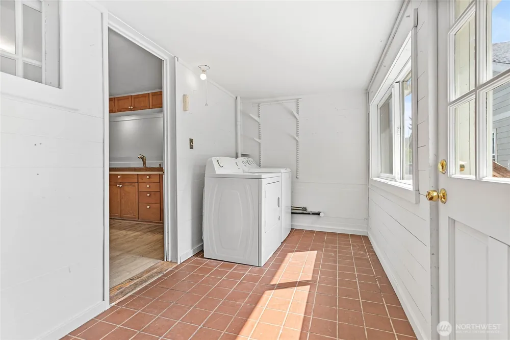 2140 Harris Avenue Bellingham, WA 98225