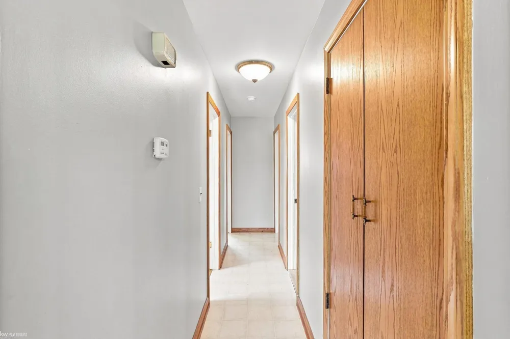 16878 Grettel Avenue Fraser City, MI 48026