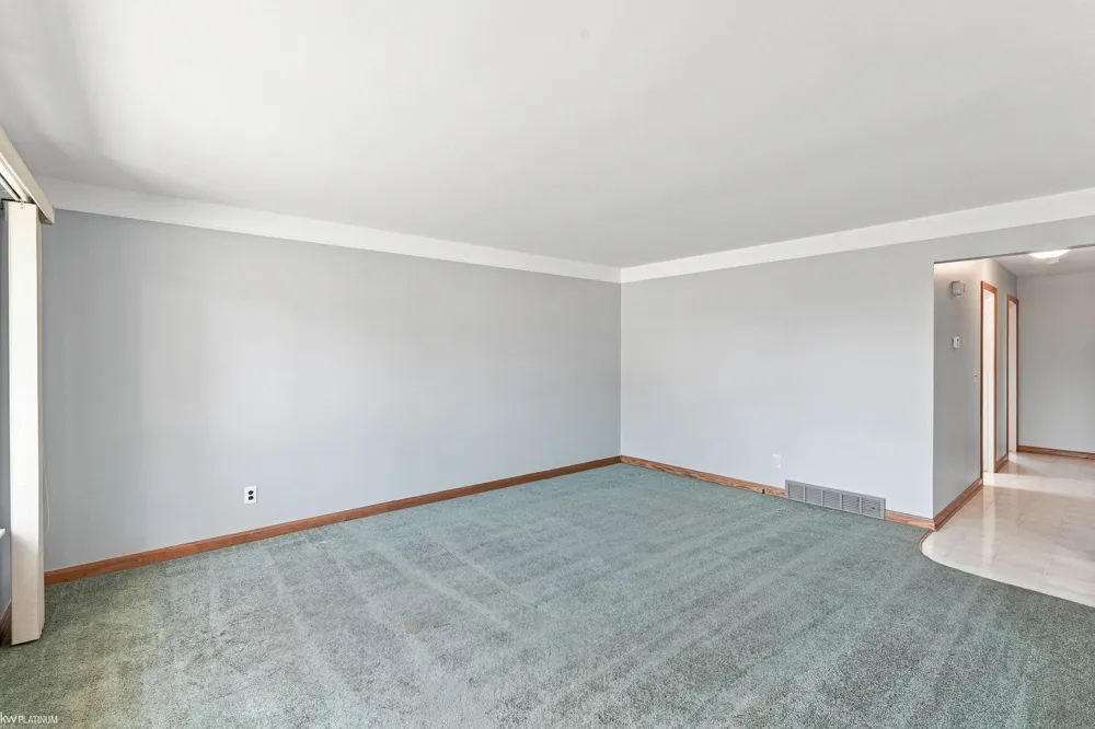 16878 Grettel Avenue Fraser City, MI 48026