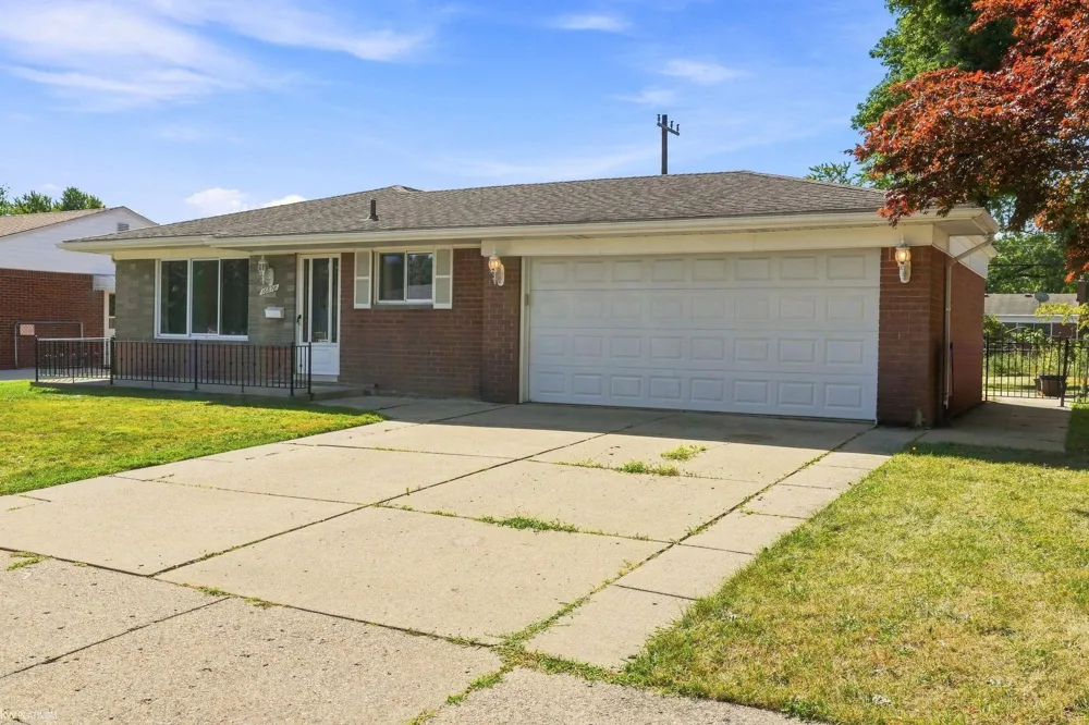 16878 Grettel Avenue Fraser City, MI 48026