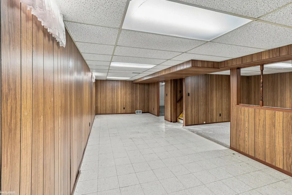 16878 Grettel Avenue Fraser City, MI 48026