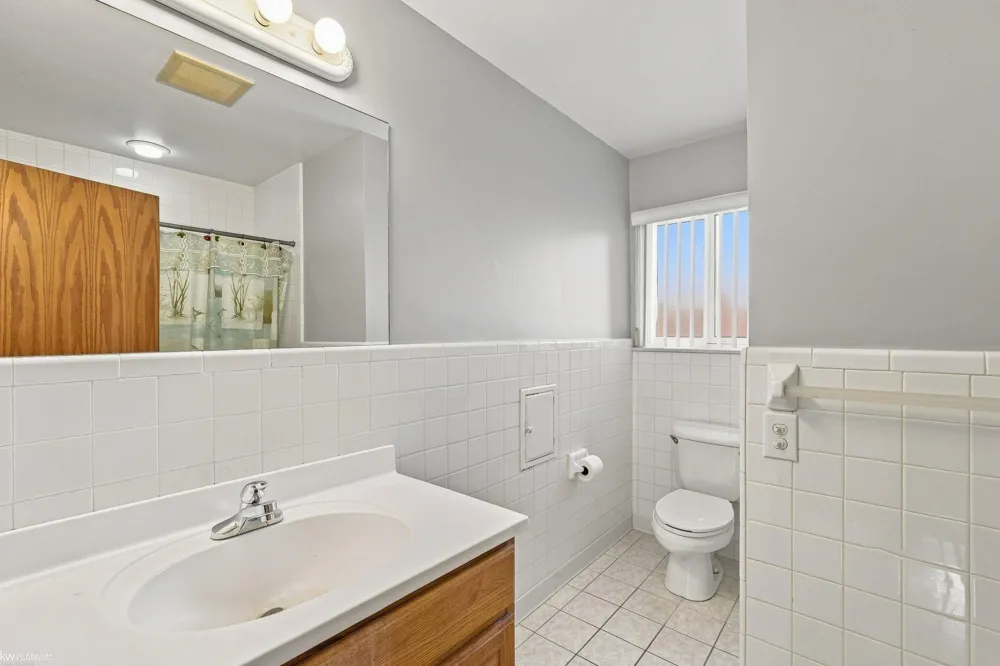 16878 Grettel Avenue Fraser City, MI 48026