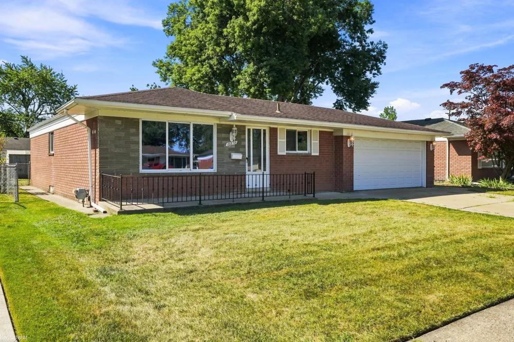 16878 Grettel Avenue Fraser City, MI 48026