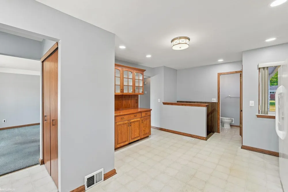 16878 Grettel Avenue Fraser City, MI 48026