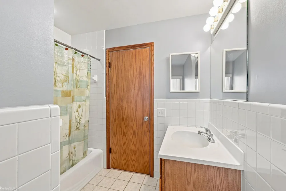 16878 Grettel Avenue Fraser City, MI 48026