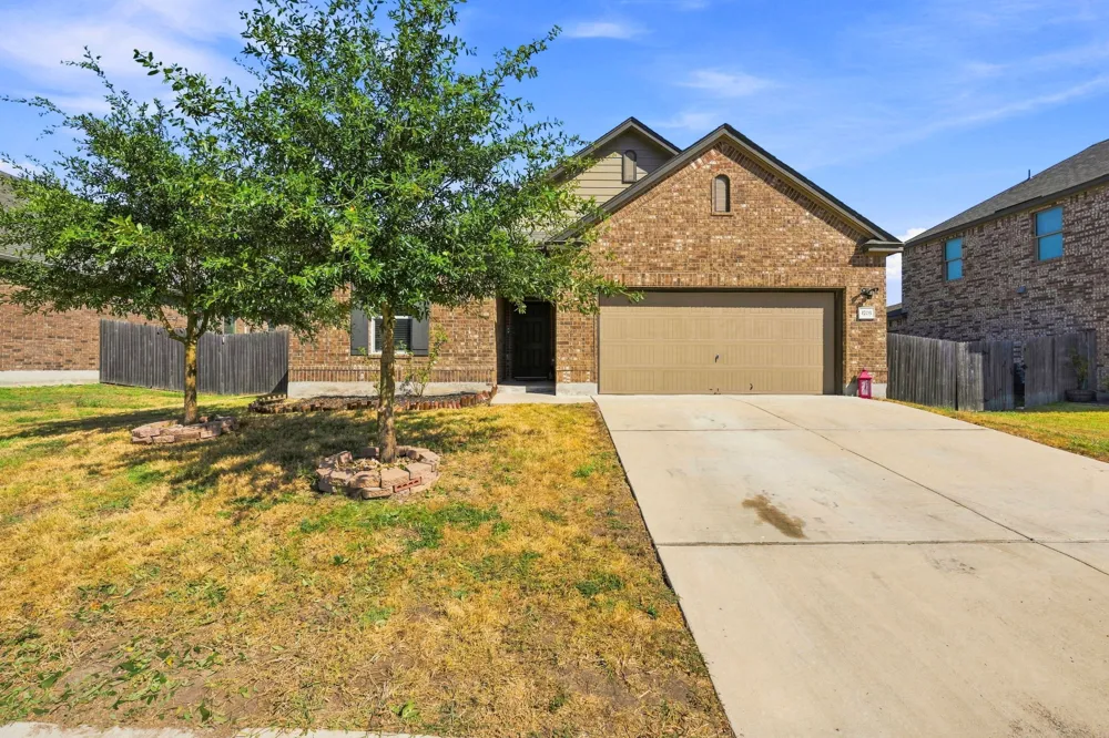 1703 Henbit Lane Lockhart, TX 78644